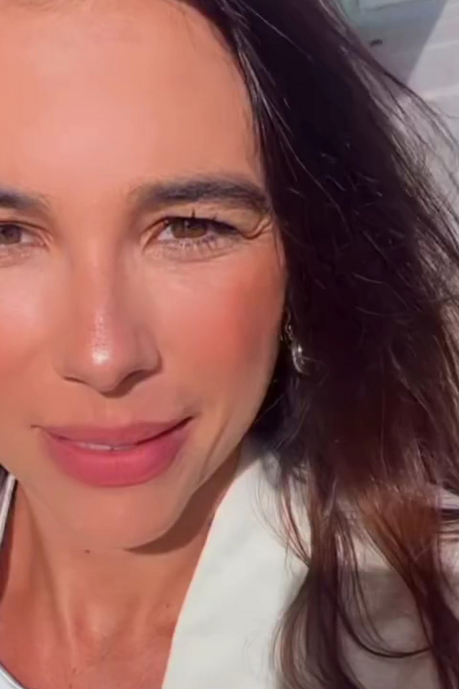 Retrato da Dra. Caroline Fendeler, cirurgiã-dentista especializada em harmonização orofacial